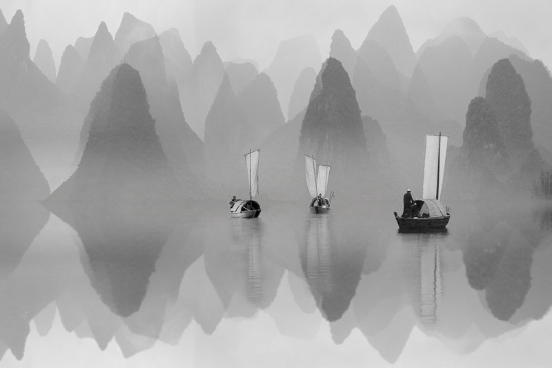 The great river sails in the shadow