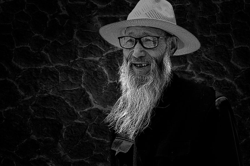 The slowing silver beard